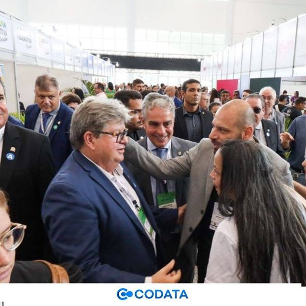 CODATAapresentasoluesinovadorasparamodernizaodeprefeiturasnoICONFEPeCaravanaFederativa1.jpg