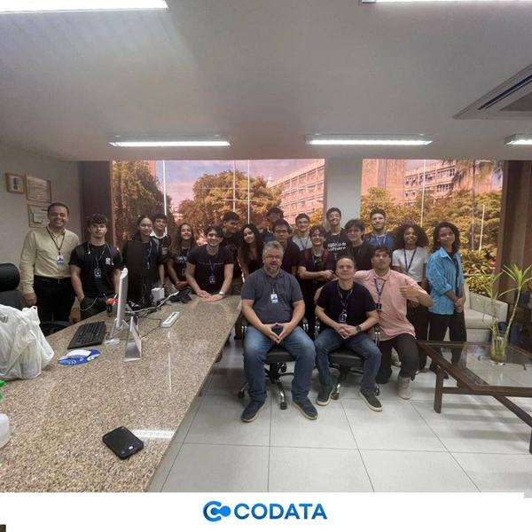 CODATArecebeestudantesdeEngenhariadeSoftwaredoIFPBparavisitatcnica3.jpg