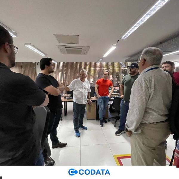 PresidentedaCODATArecebevisitadeexdirigenteereforaimportnciadolegadohistricodaCompanhia1.jpg