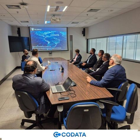 codata-realiza-visita-tecnica-ao-centro-de-operacoes-espaciais-da-telebras-cope-p.jpg